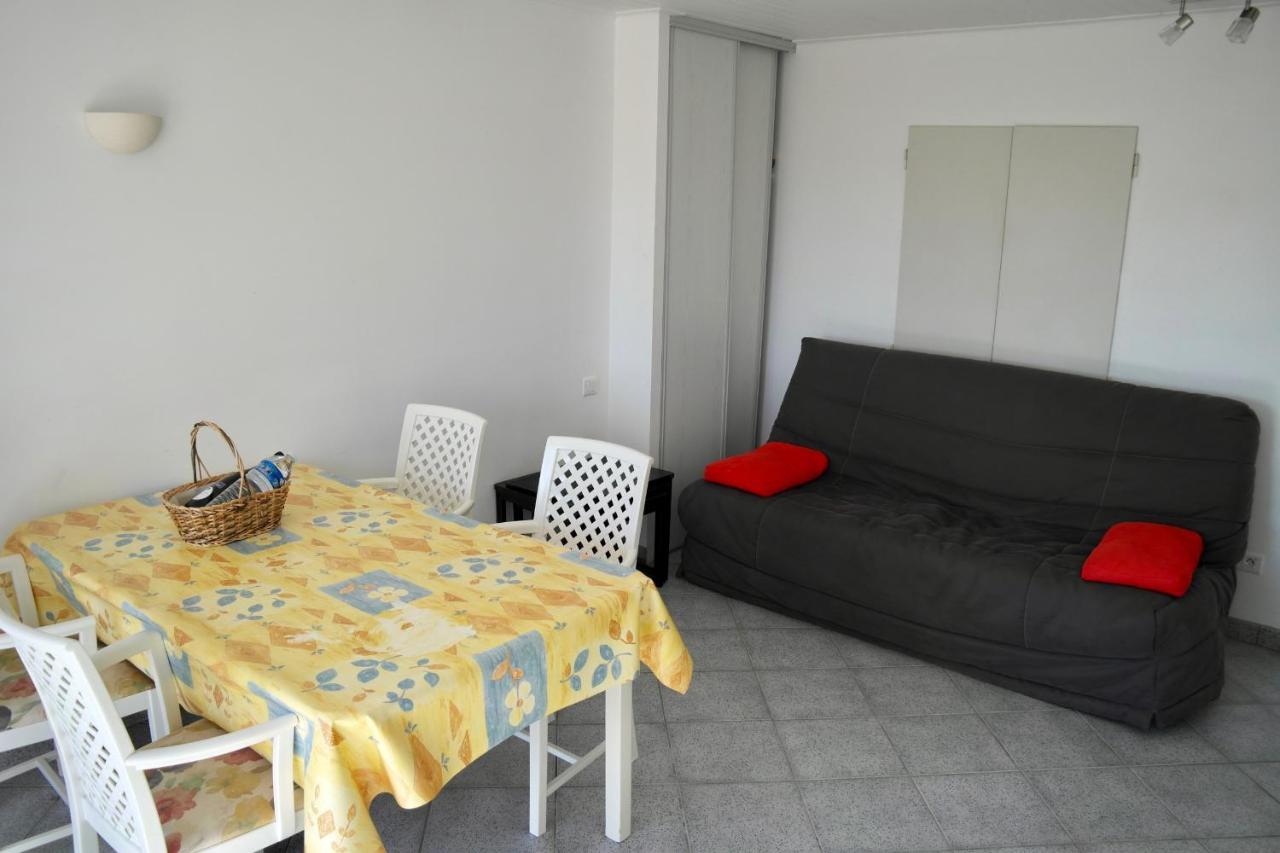 Maison Pour 4 A La Campagne Avec Piscine Commequiers Exteriér fotografie