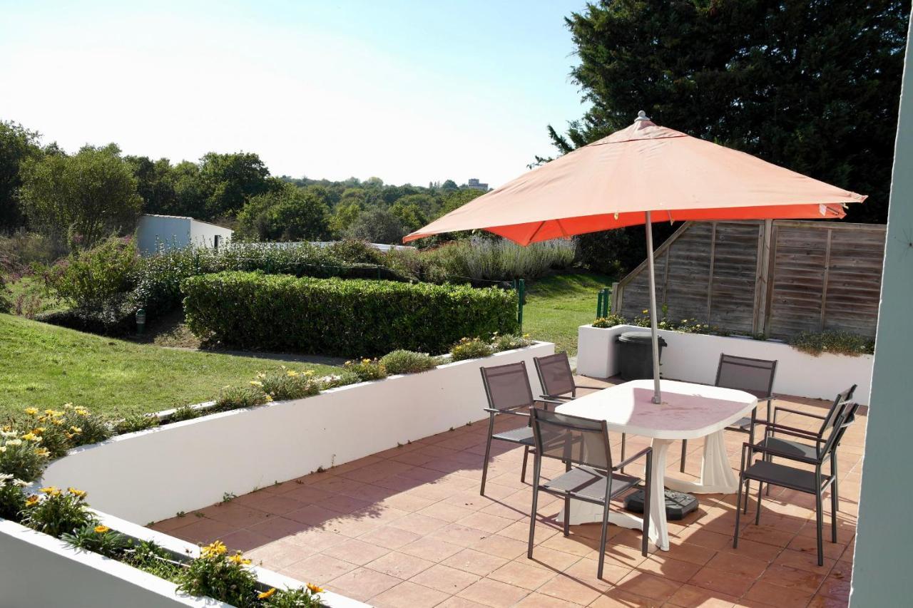 Maison Pour 4 A La Campagne Avec Piscine Commequiers Exteriér fotografie